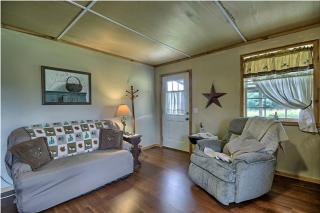 Rustic Hocking Hills Cabin Rental close to Ash Cave, Ohio - - 6