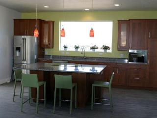 Desert Cabin Rental with Beautifully Furnished Patios near Capitol Reef National Park - Torrey - 3