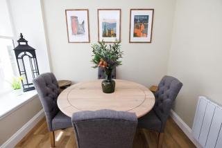 Stylish 3-Bed Apartment in the Heritage Quarter - Dunfermline - 3