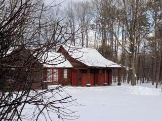 Romantic Year-Round Cabin Getaway with Free Wi-Fi in Saugerties, New York - Saugerties - 9