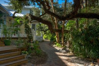 Luxury Cottage Rental with Direct Beach Access in Siesta Key, Florida - Sarasota - 1