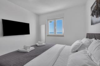 Luxury Sea View Apartment Sunrise - 3