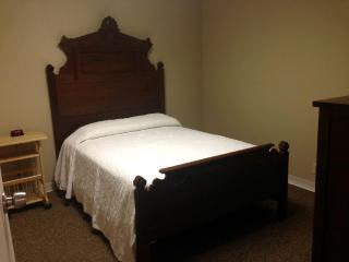 Spacious Countryside Getaway Ideal for Large Groups near Wichita, Kansas - - 4