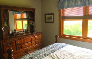Stunning Log Cabin Rental with a Fireplace near the Volga River State Recreation Area, Iowa - Fayette - 2