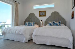 Luxury Vacation Rental with a Pool in Pensacola Beach, Florida - Pensacola - 2