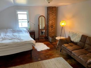 Lovely Farmhouse Cabin with Incredible Landscape Views in New York - - 4