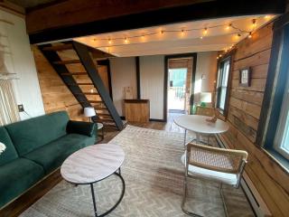 Lovely Farmhouse Cabin with Incredible Landscape Views in New York - - 2