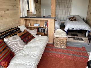 Secluded Cabin in Polebridge, Montana, with Fantastic Views of Glacier National Park - Dream Glamping Experience - Polebridge - 6
