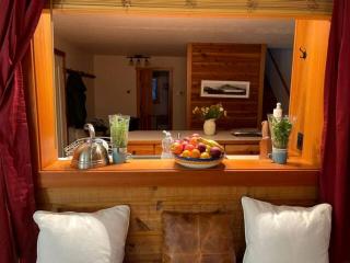 Secluded Cabin in Polebridge, Montana, with Fantastic Views of Glacier National Park - Dream Glamping Experience - Polebridge - 2