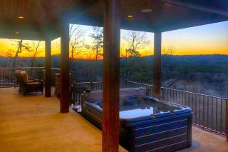 Fully-Equipped Cabin with Breathtaking Mountain Views in Broken Bow, Oklahoma - Broken Bow - 7