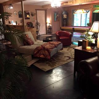 Secluded Log Cabin Apartment Nestled in Trees near Lake Lure, North Carolina - Lake Lure - 7