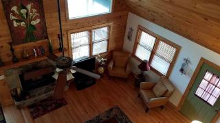 Secluded Cabin Getaway in the Mountain Town of Burnsville, North Carolina - Burnsville - 3