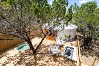 Relaxing Yurt Perfect for Couples in Dripping Springs, Texas - Hammetts Crossing - 2