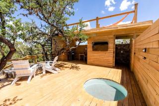 Cozy Yurt with Hot Tub Surrounded by Nature in Dripping Springs, Texas - Hammetts Crossing - 7