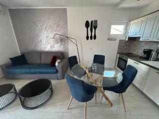 Apartments Perina Tisno - Tisno - 2