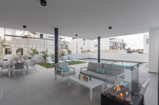 Aqua 4 Bedrooms - 4