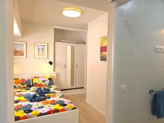 Begona White Pearl City Center Studio Nogalera by NAMASTE ELITE - Torremolinos - 7
