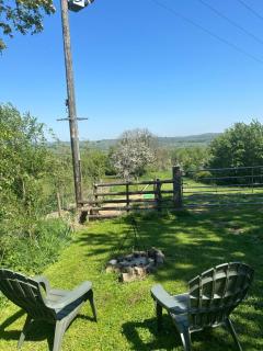 Rhodes To Serenity - Waterfall Shepherds Hut - Cauldon - 4