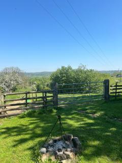 Rhodes To Serenity - Waterfall Shepherds Hut - Cauldon - 3