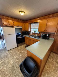 The Miss Ella Houseboat - - 4