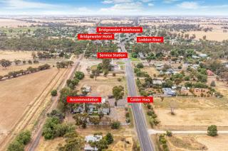 Signature Accommodation Loddon Retreat - Bridgewater-on-Loddon - 2