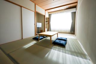 Noah Hakone - 3