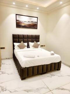 Luxe Foosball 3bhk - Gurgaon - 5