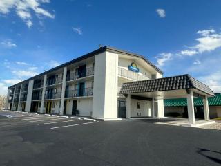 Days Inn by Wyndham Farmington NM - Farmington - 0