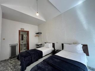 Hostal Palacios Fuencarral - 1