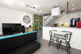 Stylish Coach House - Cardiff - 0