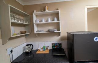 Roots Self Catering Unit 1 - Port Elizabeth - 2