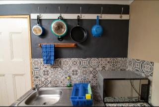 Roots Self Catering Unit 1 - Port Elizabeth - 3