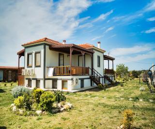 Tinos Otel & Bağ Evi 12 Yaş Üstü - 0