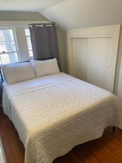 The Red Country Cottage - Amenia - 4