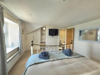 Goodwinds, 4 bedroom beachside house - Kingsbridge - 1