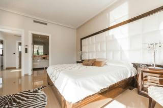 Majestic Hotel Luxury Villa New Delhi Airport Stay - New Delhi - 8