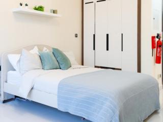 Elite LUX Holiday Homes - Modern Style Studio Superior Facilities in Arjan - 1