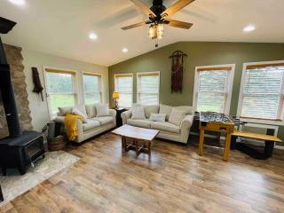 High-View Catskills Cabin - Margaretville - 0