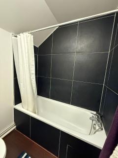 Private Bedroom, in a house of 2 roomates - Asnières-sur-Seine - 3