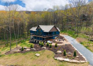 Camp Care Free at Eagles Nest - Banner Elk - 0