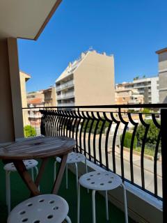 Provencal City Center Getaway - Saint-Raphaël - 9