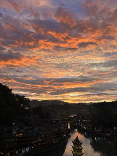 Phoenix Best River View B&B 故里明月 - Fenghuang - 4