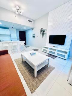 Vibrant Marina Retreat! - 0