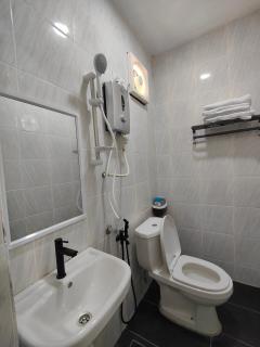 Reds Roomstay Pantai Penarik 4 - - 8