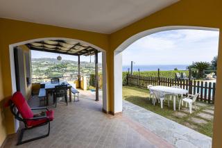 Perla sul mare con piscina - 7