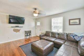 5 minutes to Downtown Athens! - 4 bedroom! - 4