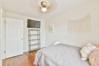 5 minutes to Downtown Athens! - 4 bedroom! - 3