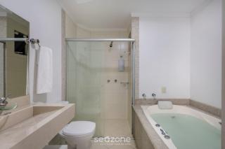 Stay steps from the sea in Meia Praia - VIM - 9