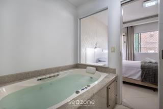 Stay steps from the sea in Meia Praia - VIM - 8