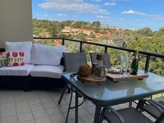 Penthouse Ocean Views & Sunsets from Cottesloe to Fremantle wide 2 bedrooms a large private terrace 2 accessible parking and access to beaches cafes and Swan River - Mosman Park - 8